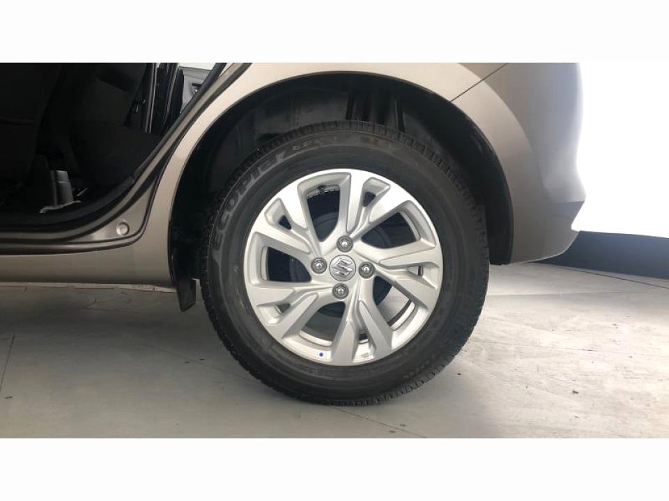 Photo 19 of 28