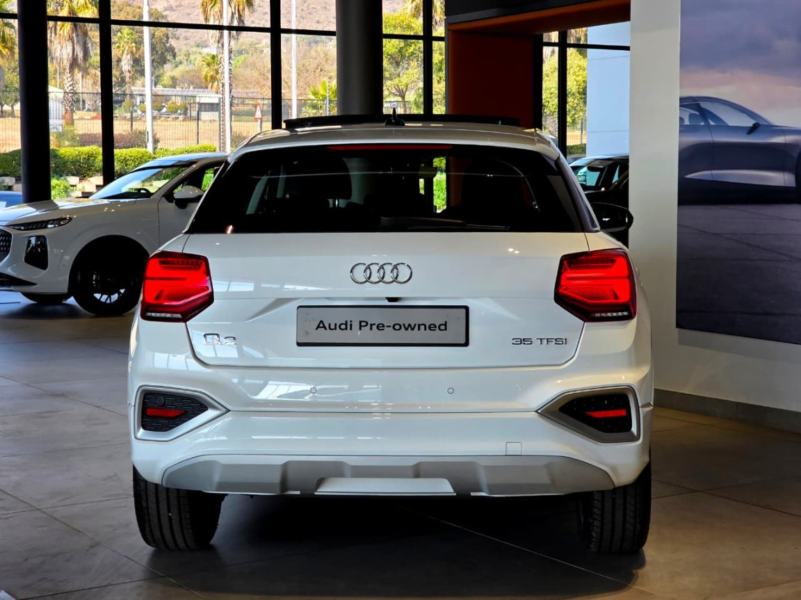 Photo 5 of 33