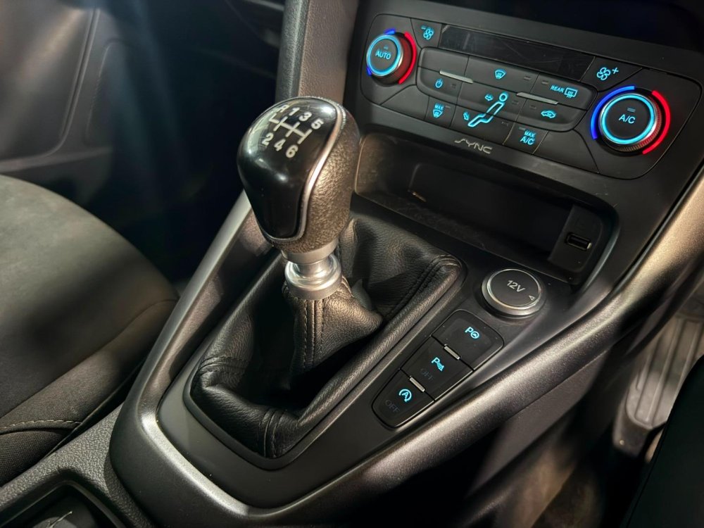 Photo 16 of 18