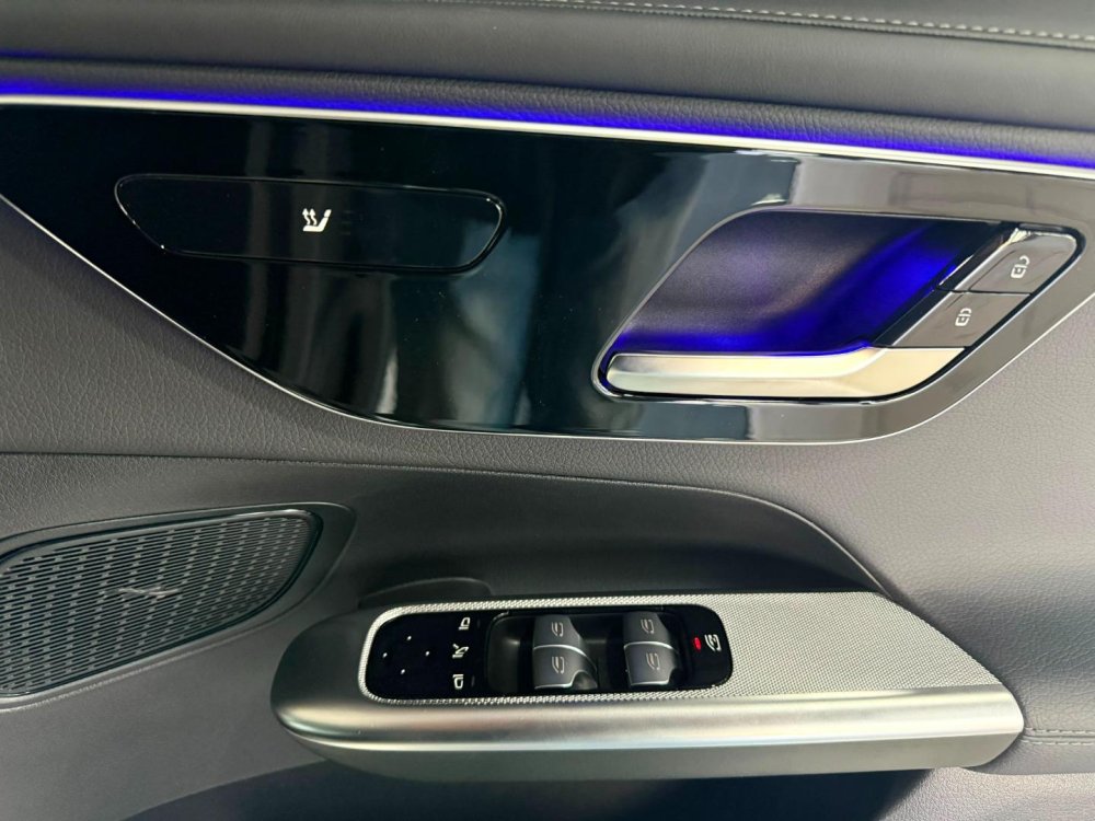 Photo 10 of 17