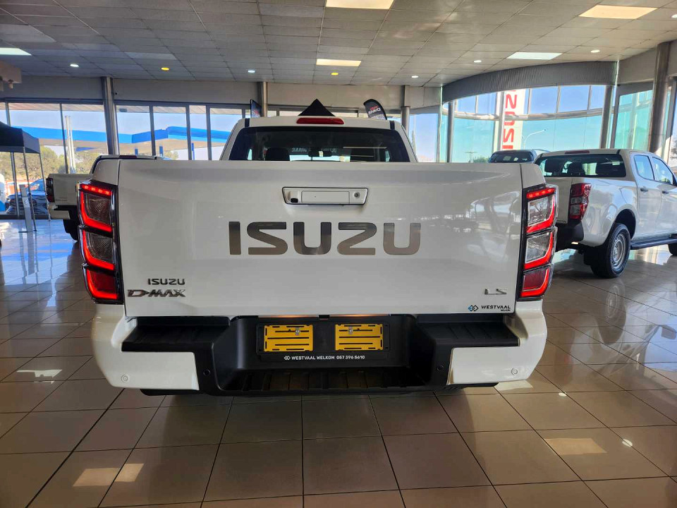 Photo 4 of 17