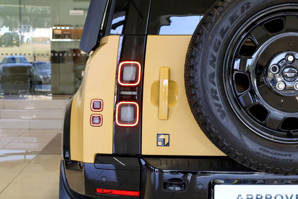 Photo 14 of 30