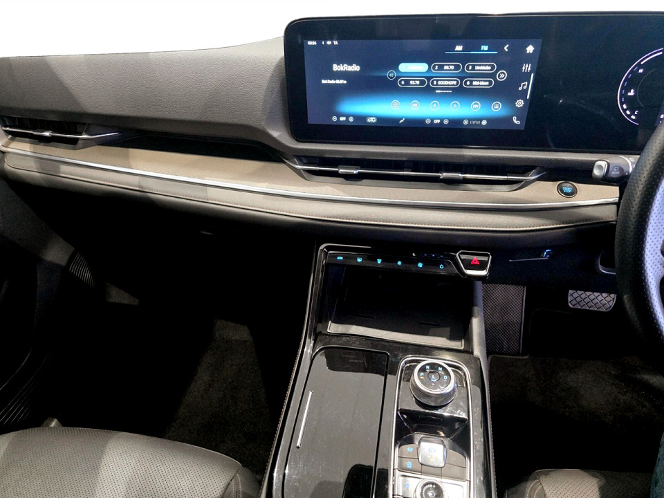 Photo 11 of 16