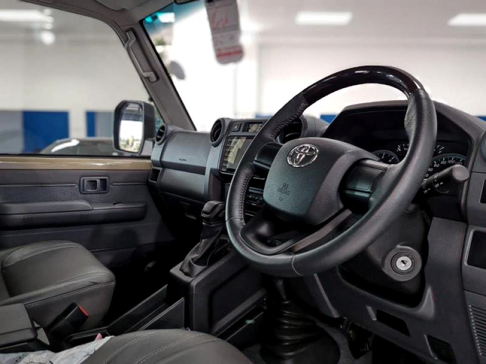 Photo 14 of 21