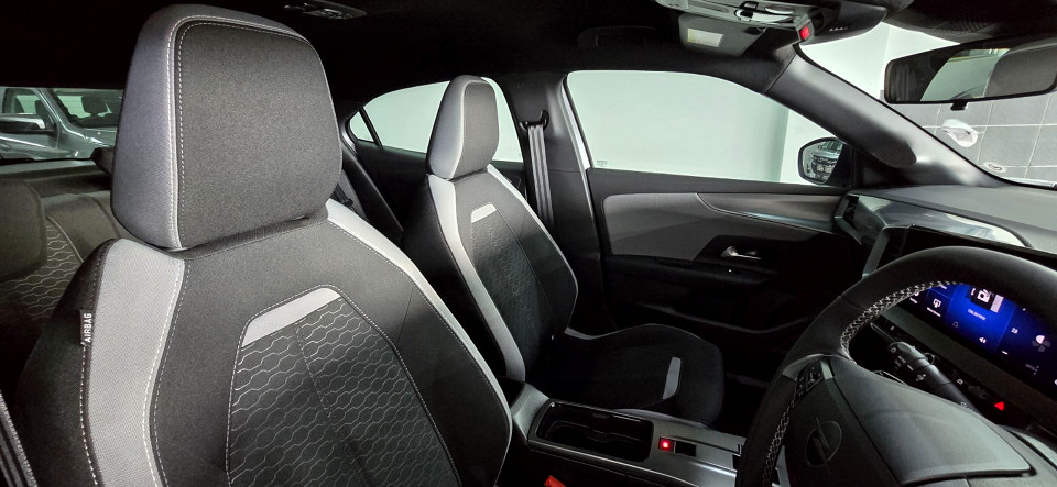 Photo 23 of 27