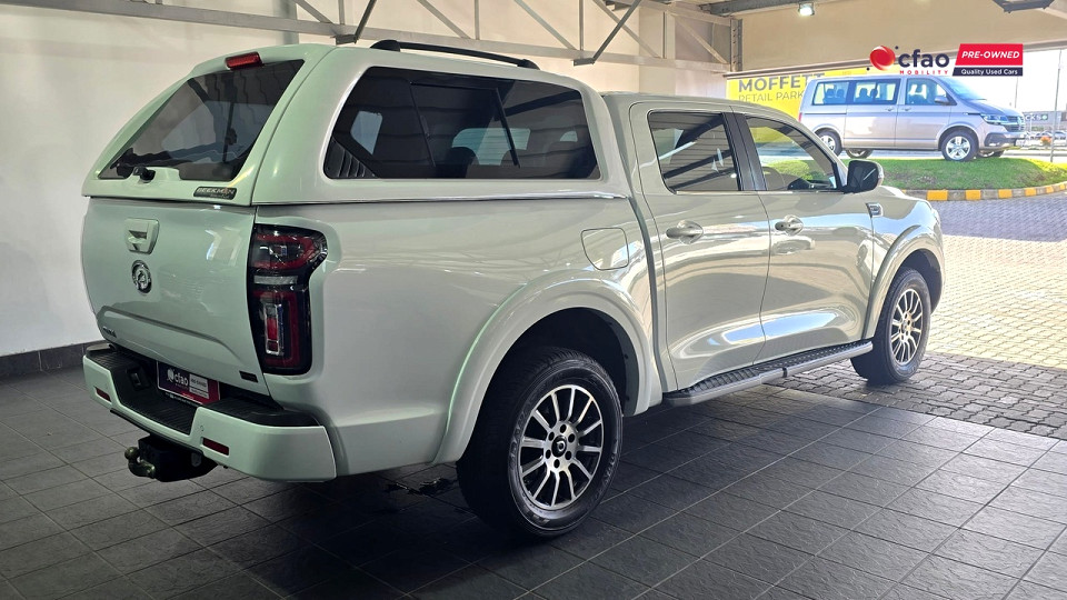 Photo 10 of 24