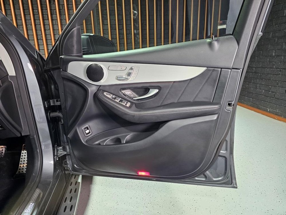 Photo 7 of 30