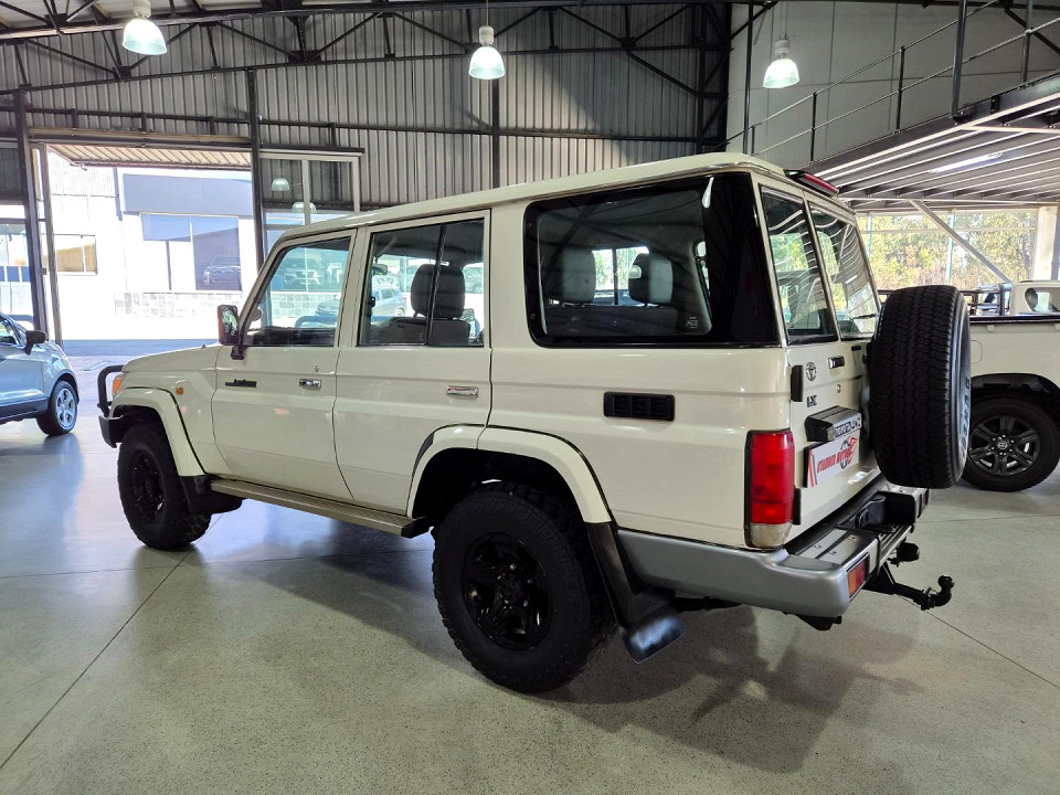 Photo 6 of 24