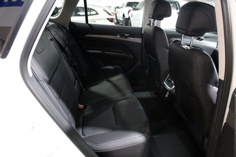 Photo 13 of 16