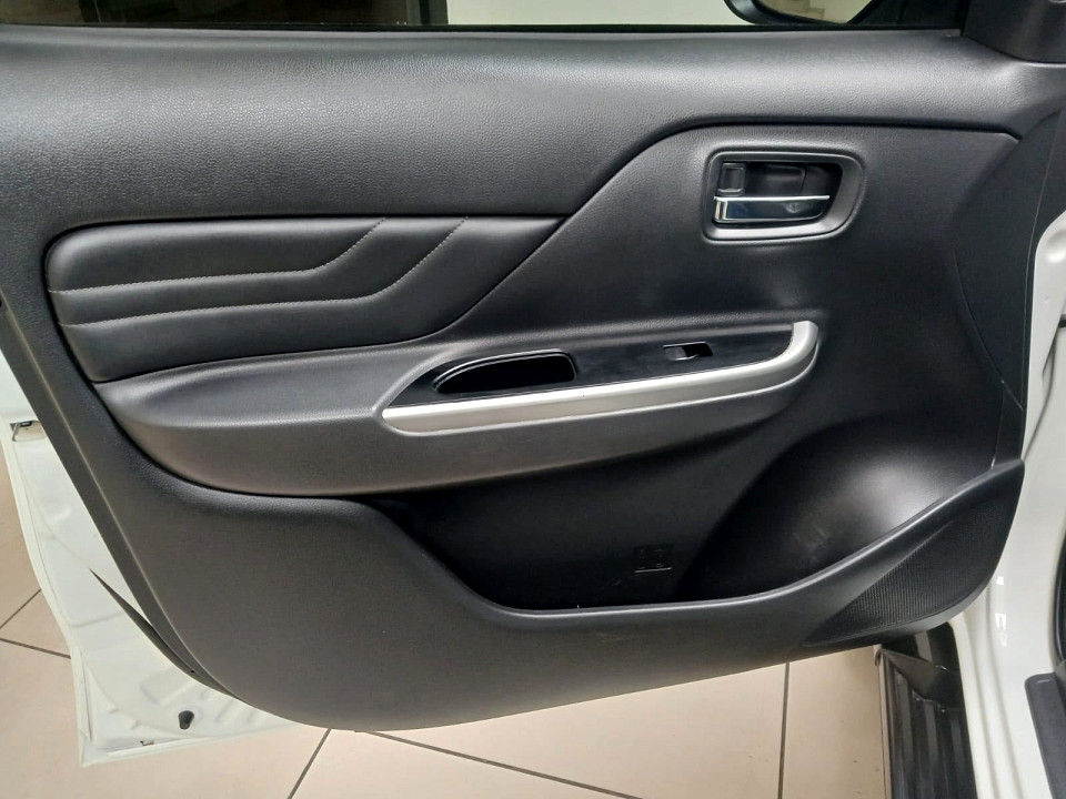 Photo 18 of 25