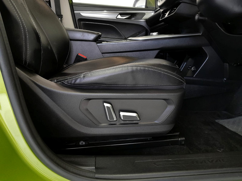 Photo 7 of 32