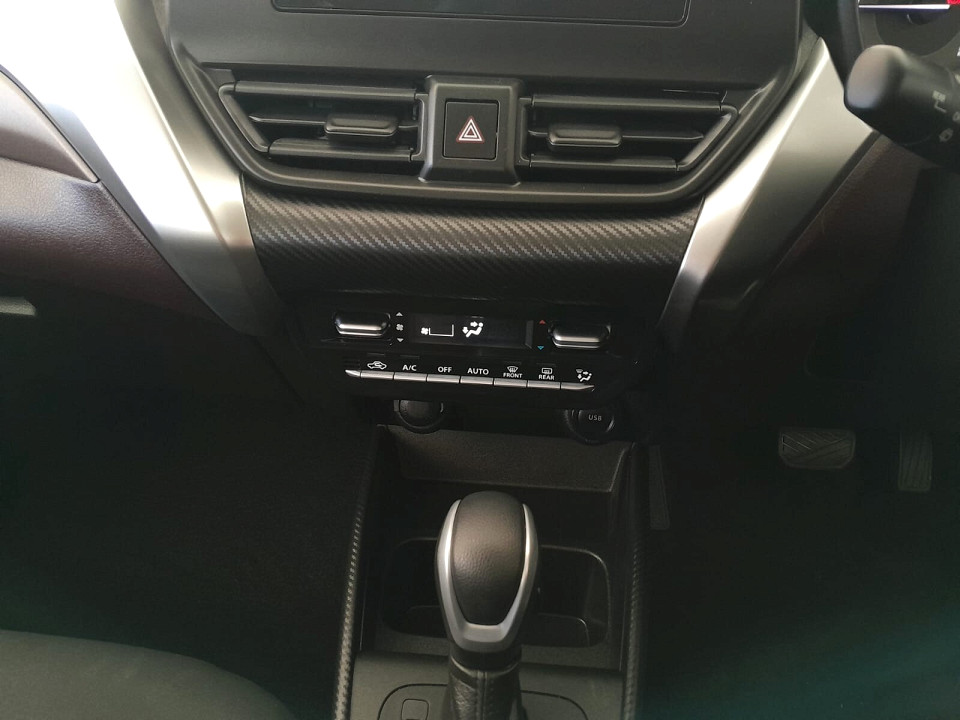 Photo 17 of 28