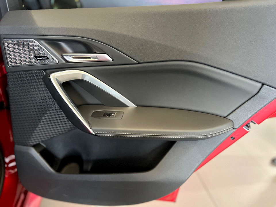 Photo 11 of 18