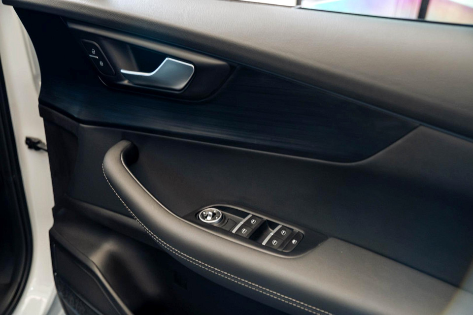 Photo 16 of 26