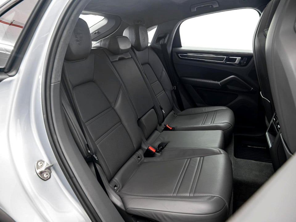 Photo 18 of 30