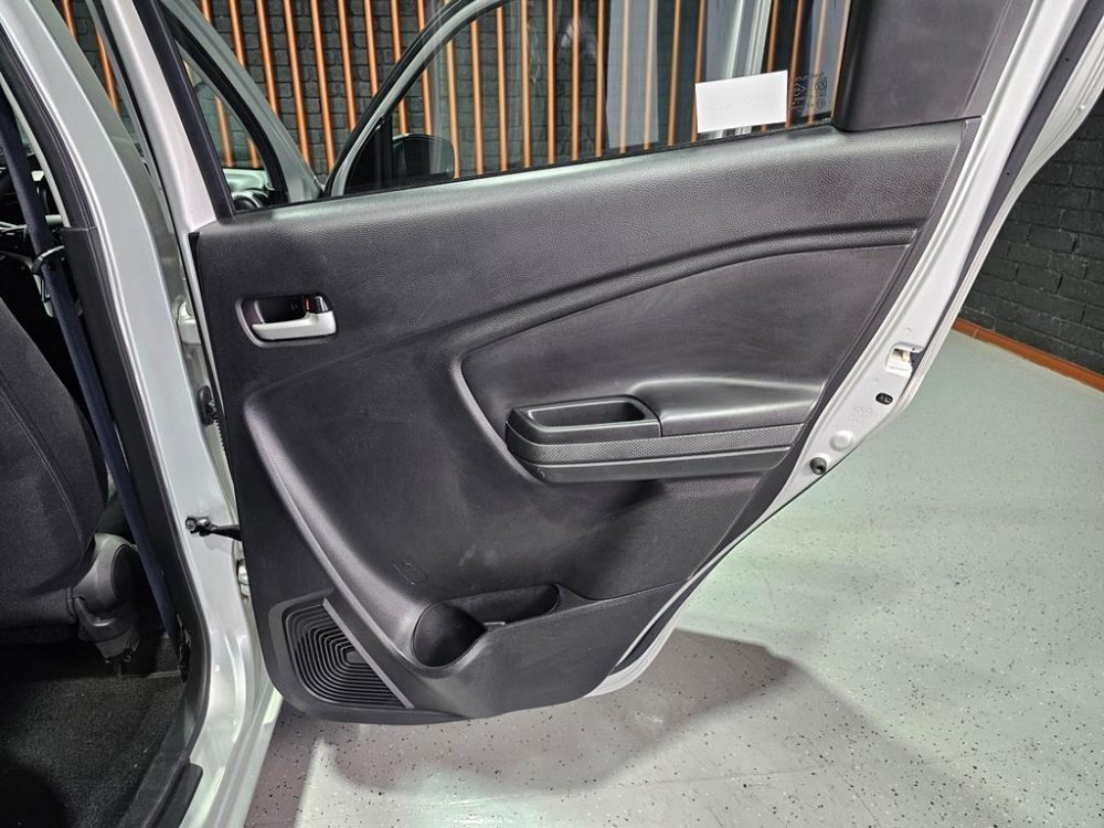 Photo 18 of 27