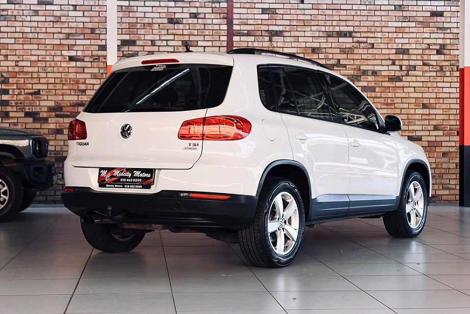 Photo 8 of 19