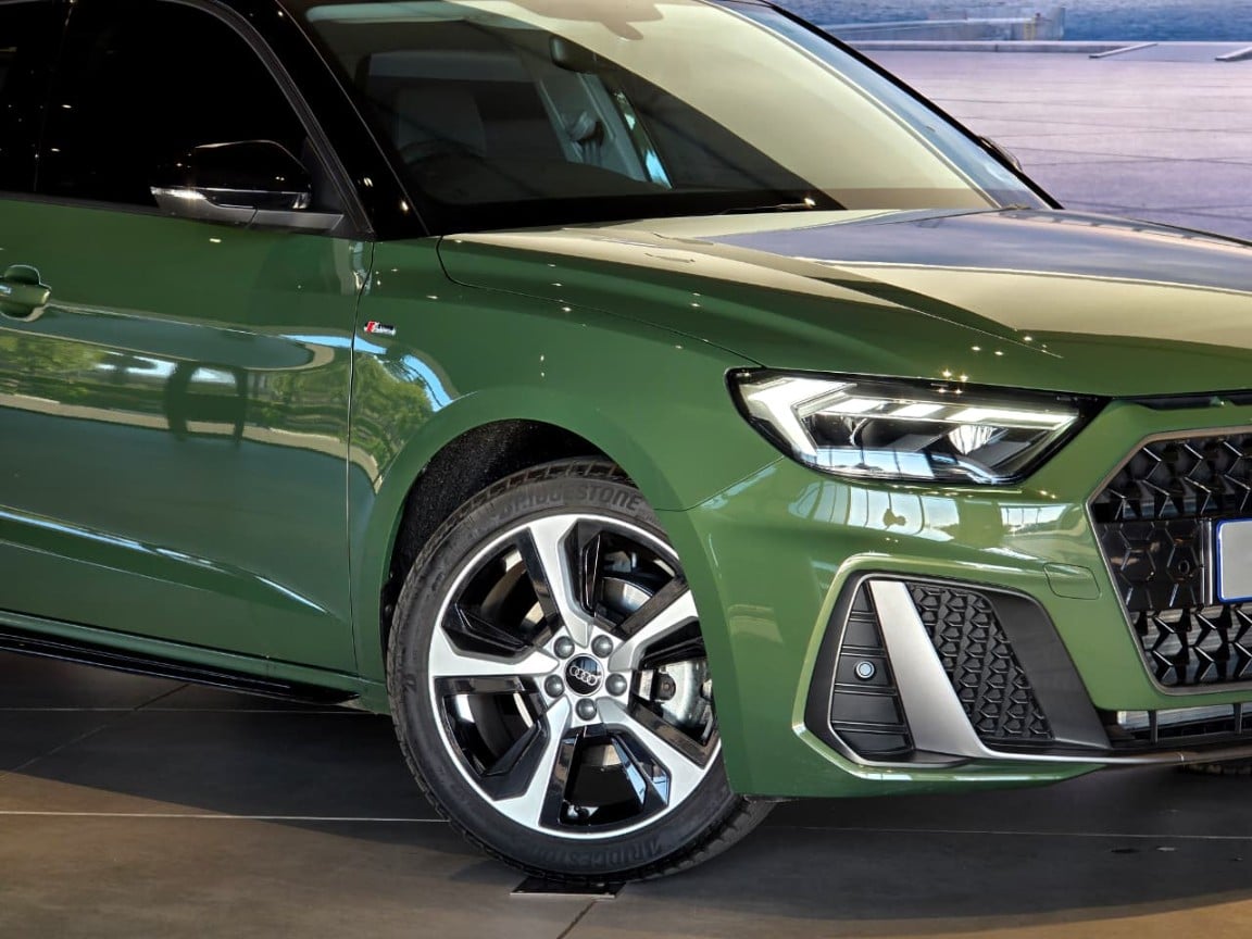 Photo 2 of 33