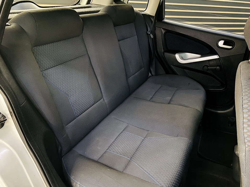 Photo 21 of 24