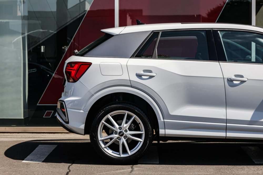 Photo 8 of 20