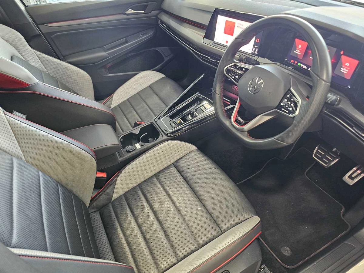 Photo 10 of 20