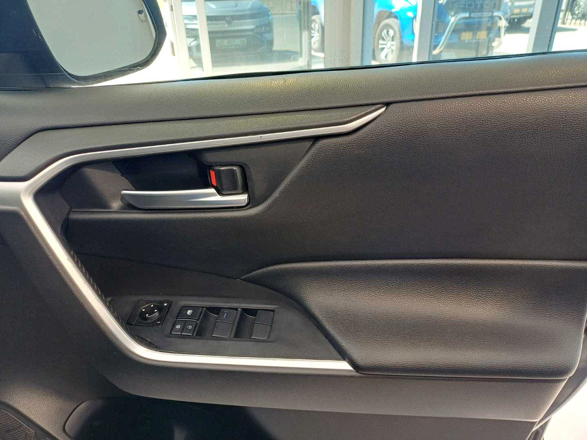 Photo 14 of 18