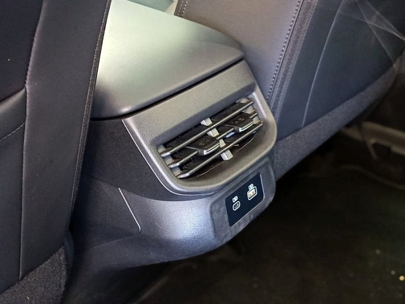 Photo 19 of 28
