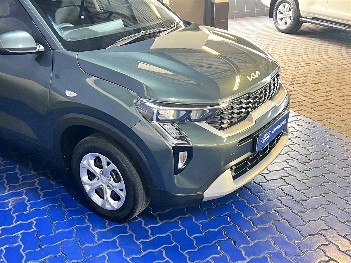 Photo 3 of 20
