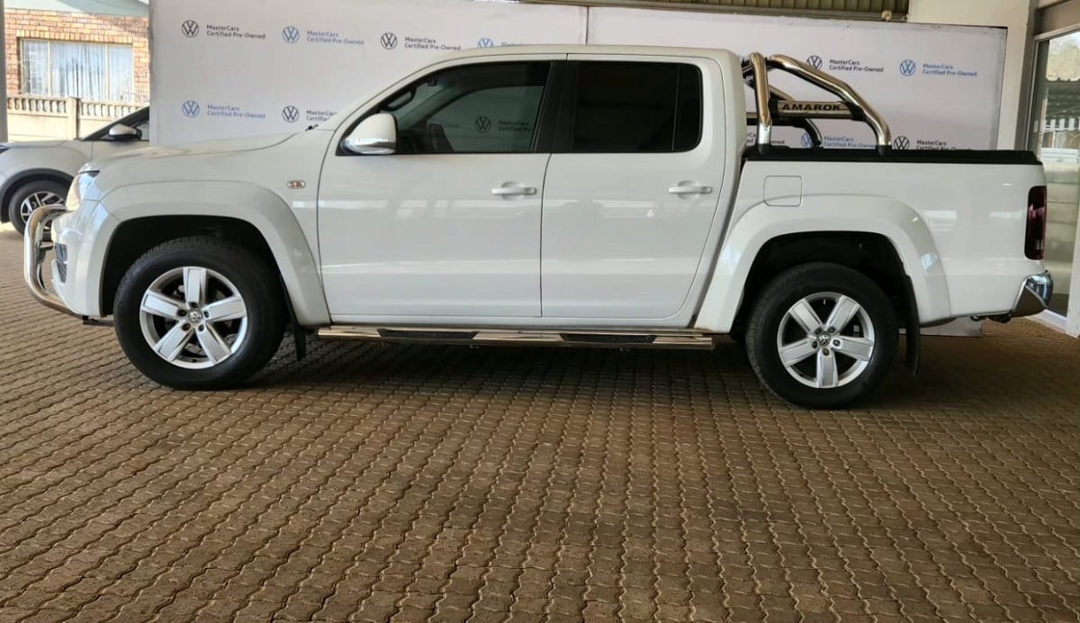 Photo 3 of 19