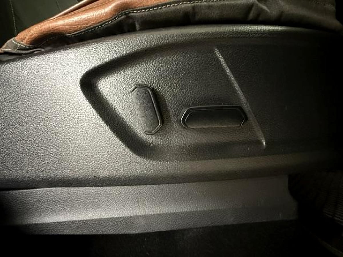 Photo 14 of 26