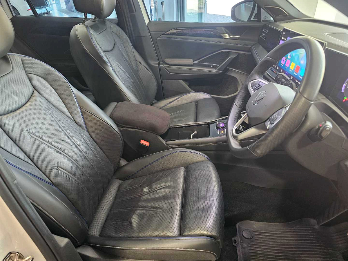 Photo 9 of 20
