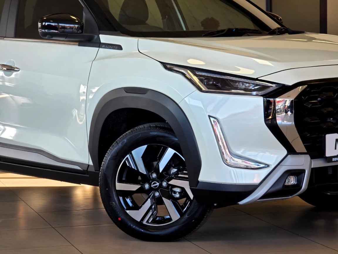 Photo 4 of 28