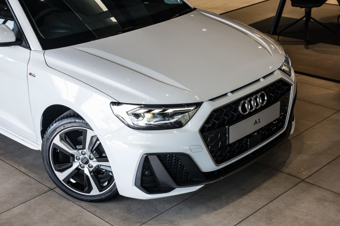 Photo 4 of 21
