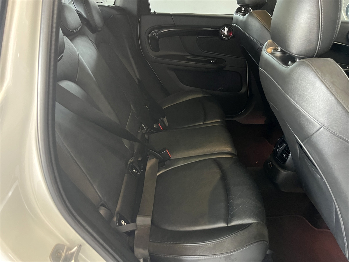 Photo 7 of 11