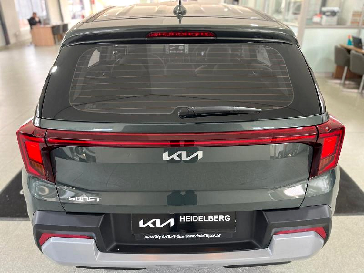 Photo 7 of 20