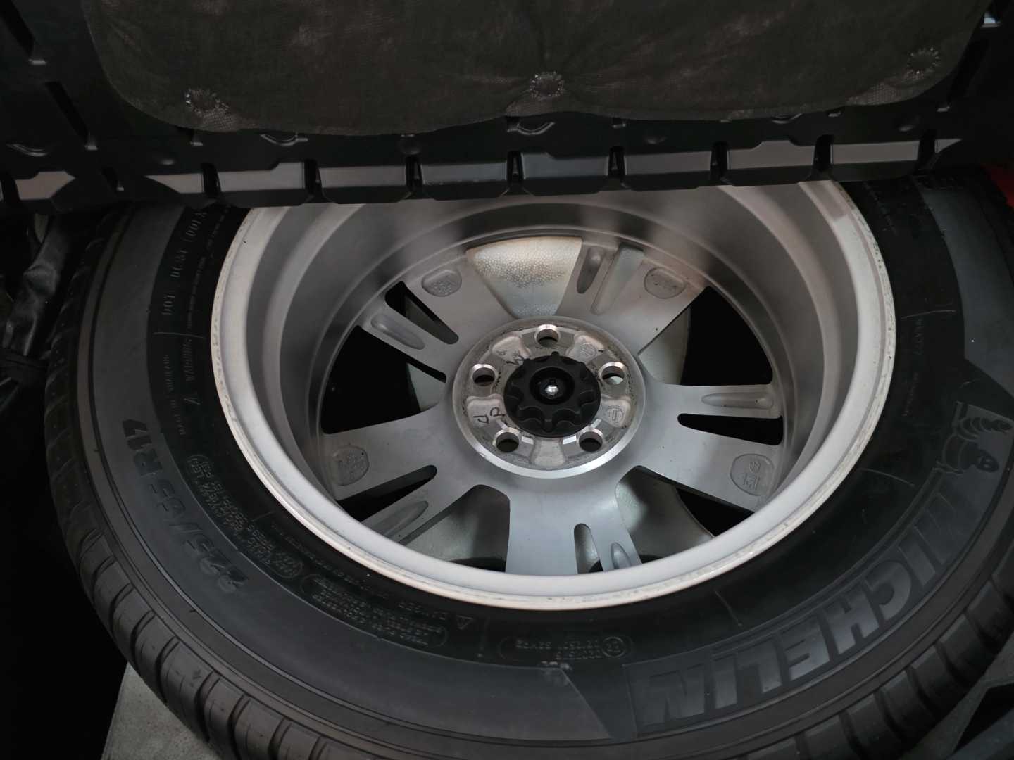 Photo 4 of 27