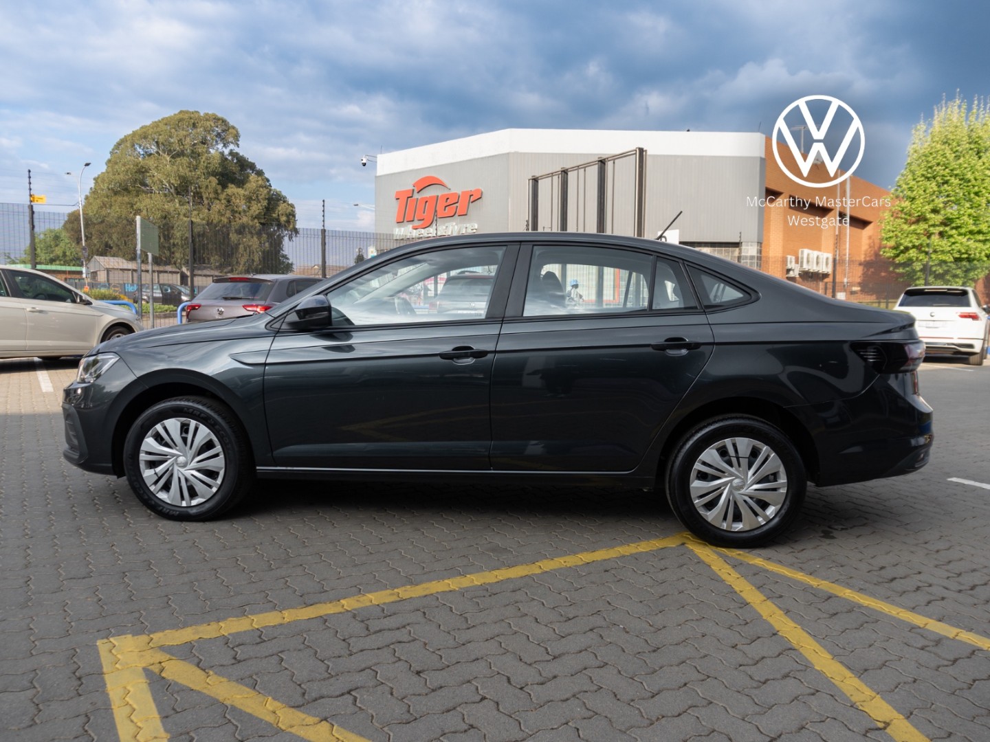 Photo 4 of 29