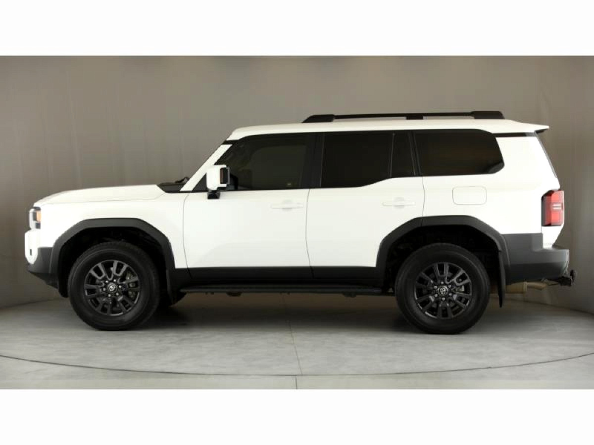 Photo 5 of 23