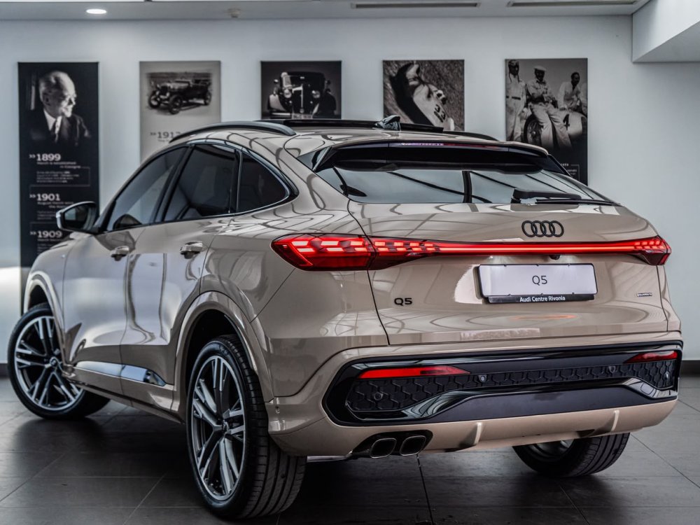 Photo 21 of 30