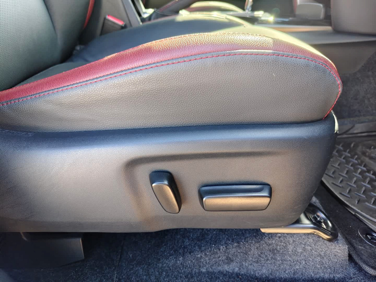 Photo 18 of 25