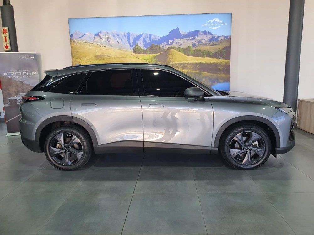 Photo 3 of 19