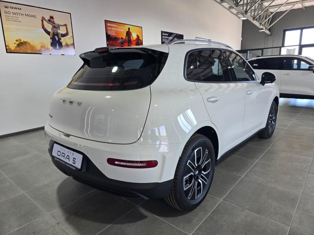 Photo 7 of 24