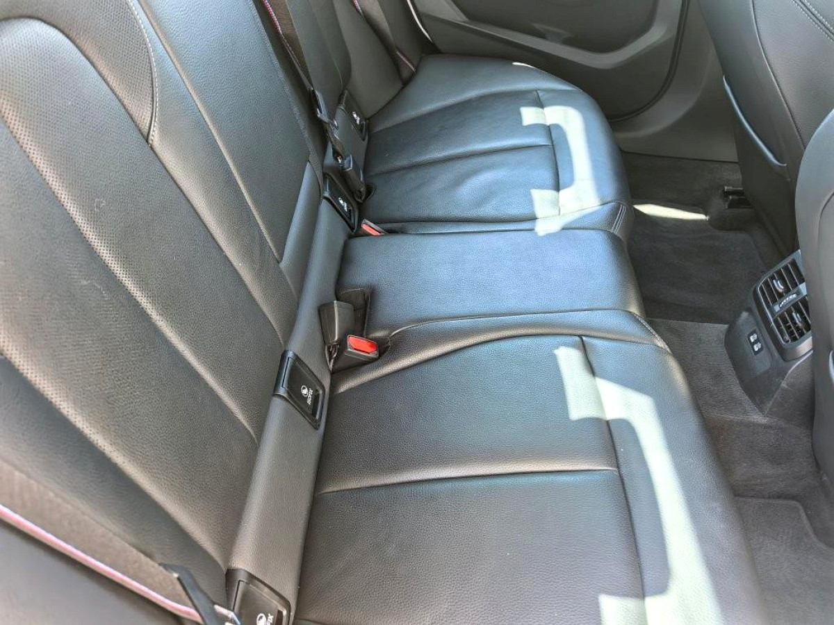 Photo 14 of 22