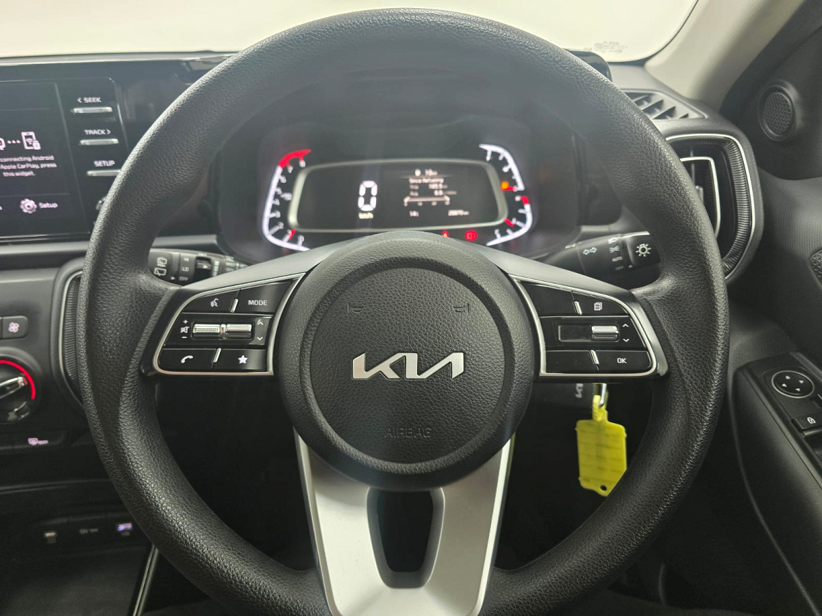 Photo 16 of 23