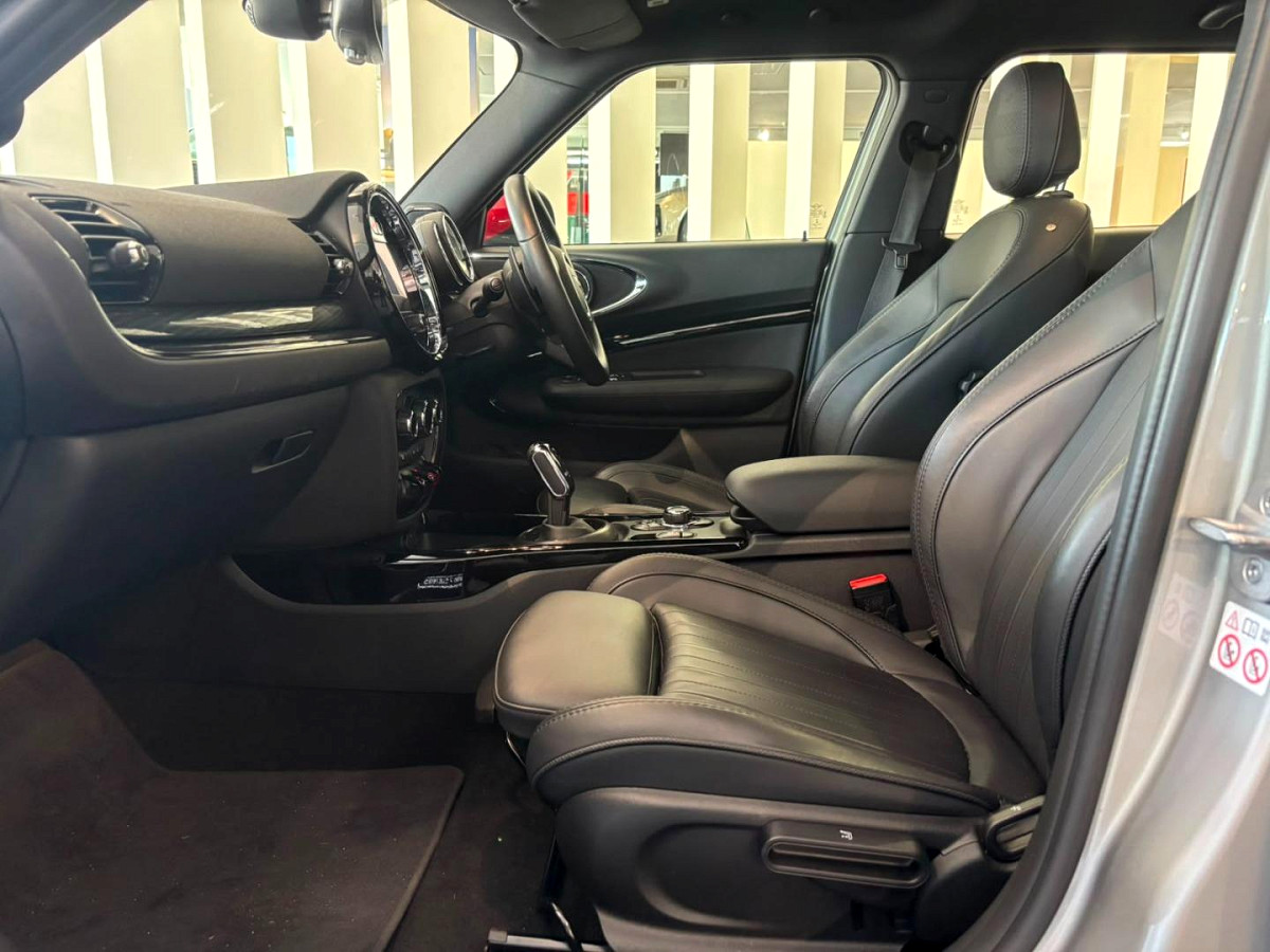 Photo 17 of 23