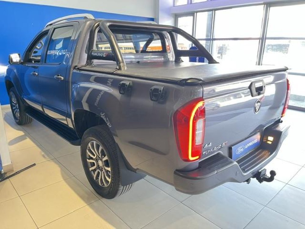 Photo 14 of 16